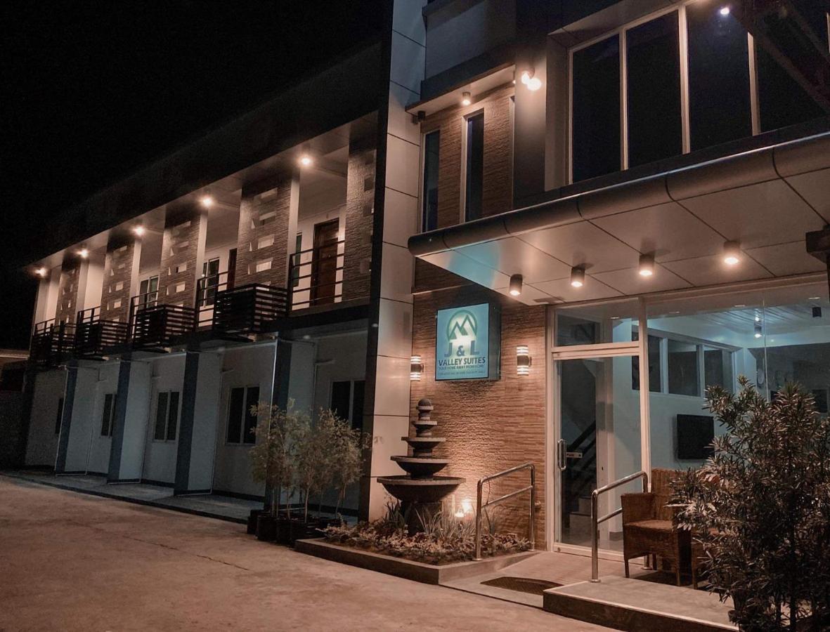 Jl Valley Suites Cauayan City  Exterior photo